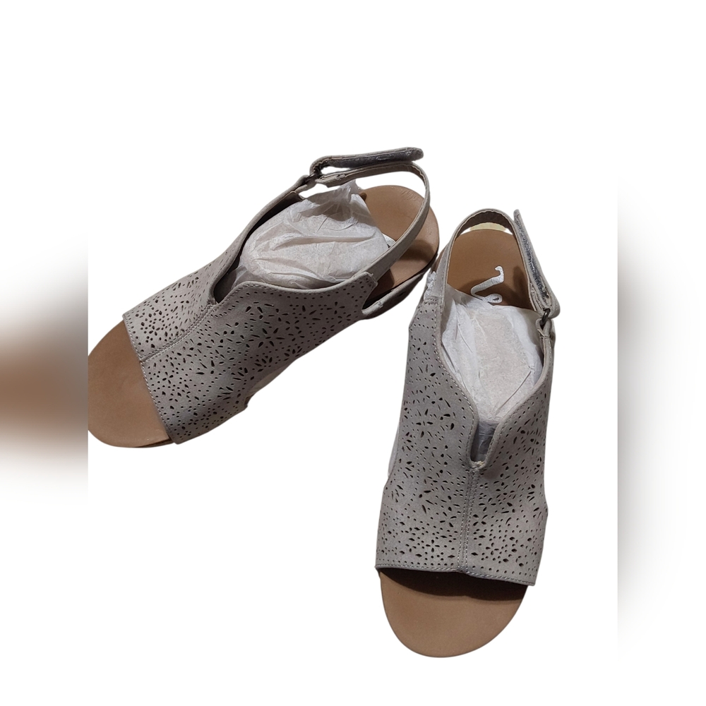Very G Free Fly Women's Wedge Sandals - Gray